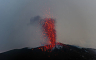 Snimala selfi, spotakla se i upala u krater vulkana