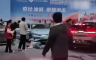 Kineski električni auto pomeo posjetioce salona (VIDEO)