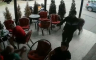 Drama u Inđiji: Prvo pucao pa bacio bombu u kafić (UZNEMIRUJUĆI VIDEO)