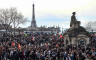Bijes u Parizu nakon odbijanja izglasavanja o nepovjerenju
