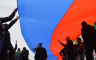 Kosovo i Metohija: Srbi razvili zastavu dugu 250 metara (UŽIVO)