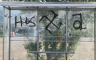 Ustaški simboli na autobuskoj stanici kod Šibenika