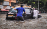 Evo kako da se spasite kada autom uđete u poplavljenu ulicu