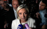 Le Pen: Makronova situacija neodrživa