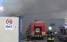 Požar u građevinskoj firmi u Srbiji: Vatra zahvatila hiljadu kvadrata (VIDEO)