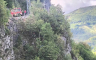Ispao iz vozila i 12 sati visio iznad ambisa, držao se za granje (VIDEO)